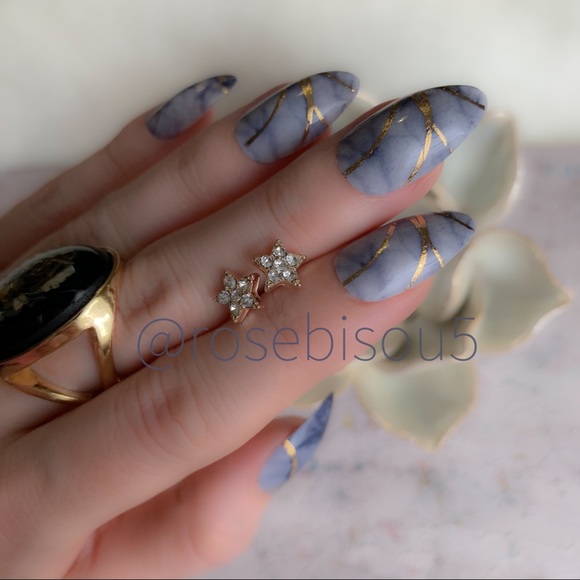 💋🆕Pavé Diamond Rose Gold Star Stud Earrings LAST - Picture 5 of 5